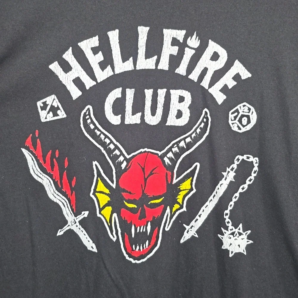 Netflix Stranger Things Hellfire Club Short Sleeve Tee Shirt Men's Size Medium - Picture 2 of 5
